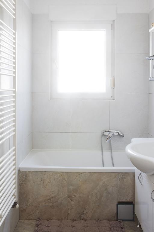 Peachy House Apartment Rijeka Room photo